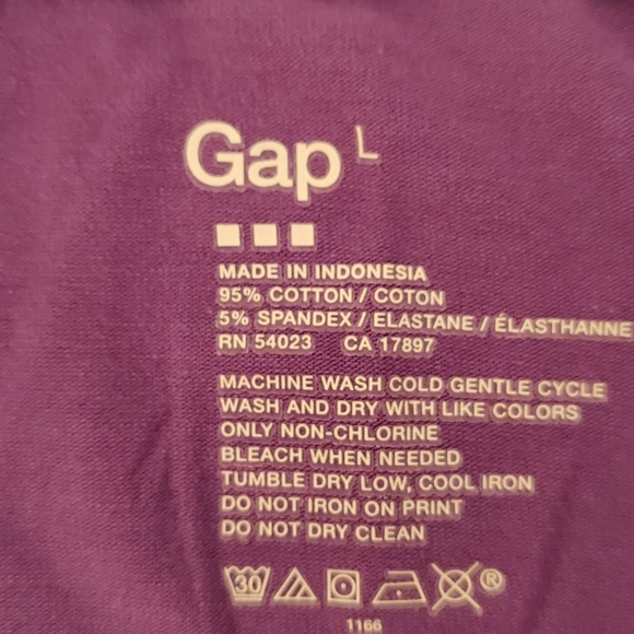 GAP Junior's Tee Shirt EUC - Picture 2 of 5